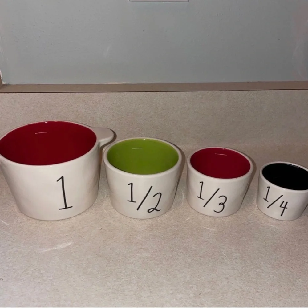 New Rae Dunn x Disney Villains Measuring Cup Set - Picture 4 of 6